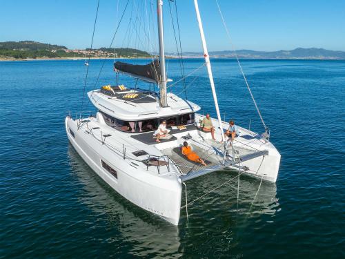 Catamaran Lagoon 43 available for charter in Kos City