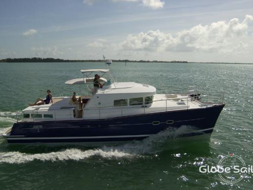 Cat Lagoon 43 Power for rent in Port Toulon