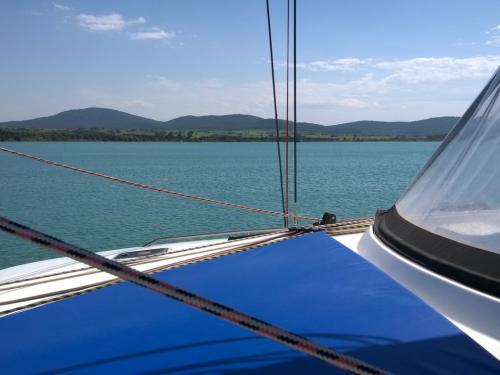 Catamaran Lagoon 440 available for charter in Marina