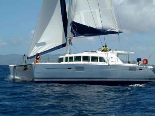 Cat Lagoon 440 for rent in Alimos Marina Kalamaki