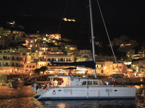 Katamaran Lagoon 440 Yachtcharter in Yachthafen von Lavrio