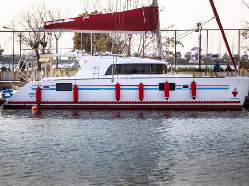 Cat Lagoon 440 for charter in Preveza