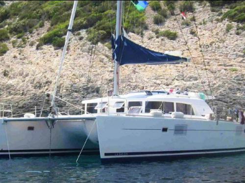 Catamaran Lagoon 440 for rent in Lefkas
