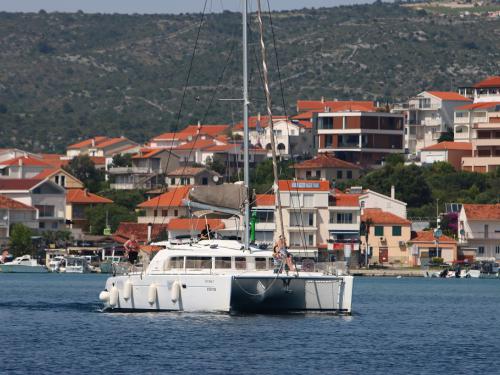 Cat Lagoon 440 available for charter in Rogoznica