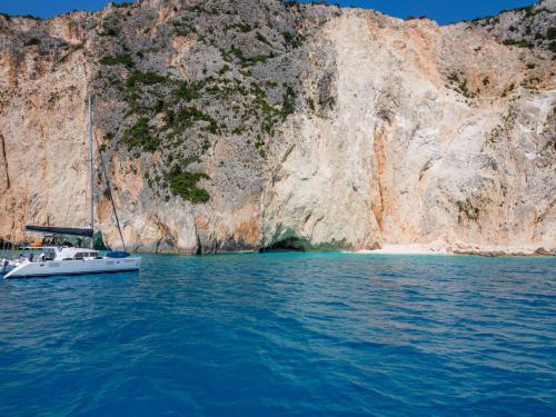 Catamaran Lagoon 440 for rent in Lefkas Marina