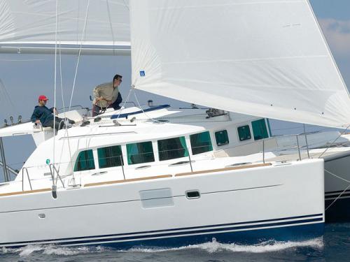 Catamaran Lagoon 440 for rent in Marina Frapa