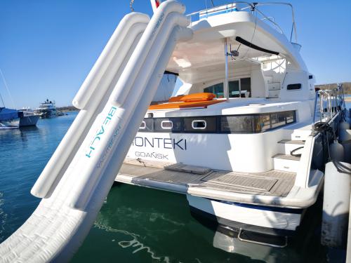 Catamaran Lagoon 44 Power available for charter in Porec