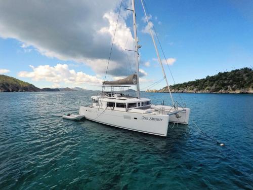 Cat Lagoon 450 available for charter in Road Harbour