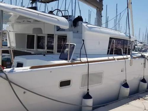 Katamaran Lagoon 450 Yachtcharter in Vlichada