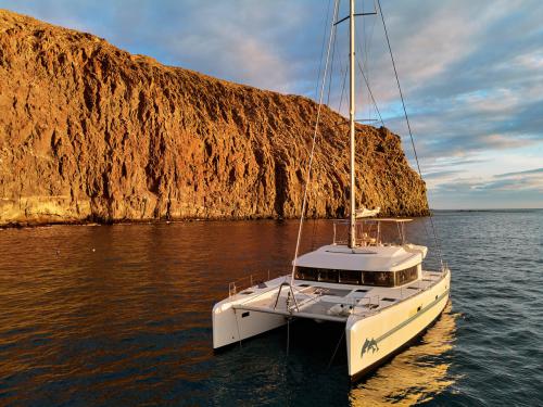 Cat Lagoon 450 for hire in Marseilles