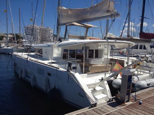 Cat Lagoon 450 available for charter in Marina San Antonio