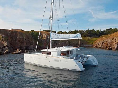 Catamaran Lagoon 450 available for charter in English Harbour
