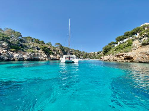Katamaran Lagoon 450 Yachtcharter in Sant Antoni de Portmany
