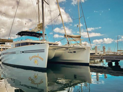 Catamaran Lagoon 450 available for charter in Maya Cove