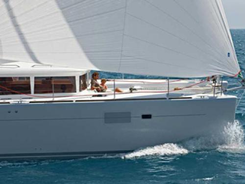 Catamaran Lagoon 450 for charter in Maya Cove