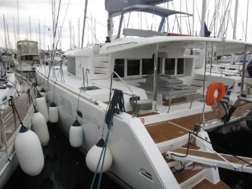 Katamaran Lagoon 450 Yachtcharter in Parikia