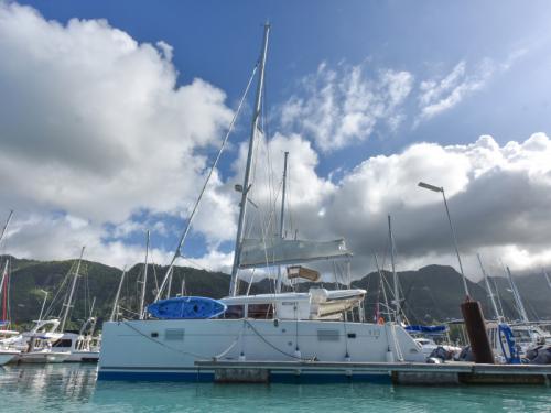 Katamaran Lagoon 450 Yachtcharter in Eden Island Marina