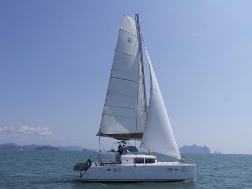 Katamaran Lagoon 450 chartern in Phuket