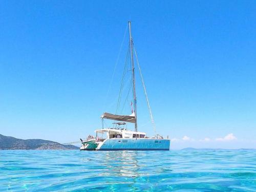 Kat Lagoon 450 chartern in Lefkas