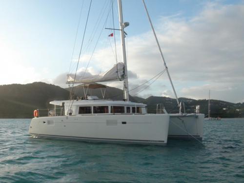 Kat Lagoon 450 chartern in Tivat