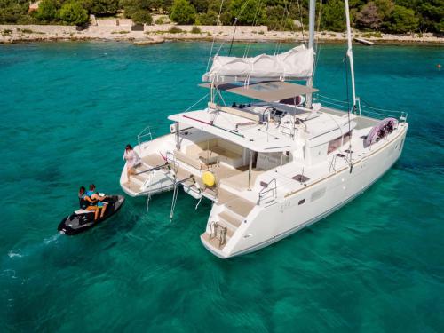 Catamaran Lagoon 450 for hire in ACI Marina Trogir