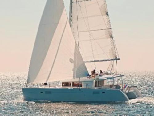Cat Lagoon 450 available for charter in Lefkas Marina