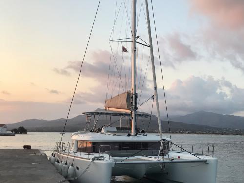 Katamaran Lagoon 450 Yachtcharter in Marina Lefkas