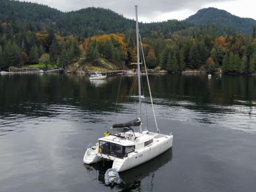 Katamaran Lagoon 450 F chartern in Port Sidney Marina