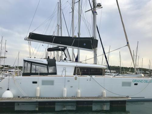 Katamaran Lagoon 450 F Yachtcharter in Marina Mandalina