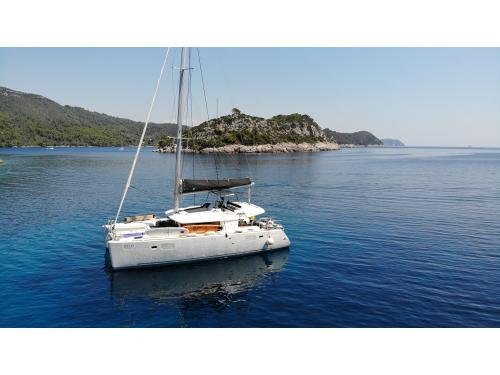 Kat Lagoon 450 F Yachtcharter in Marina Kastela