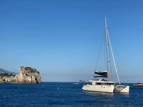 Catamaran Lagoon 450 F for rent in Capo d Orlando Marina
