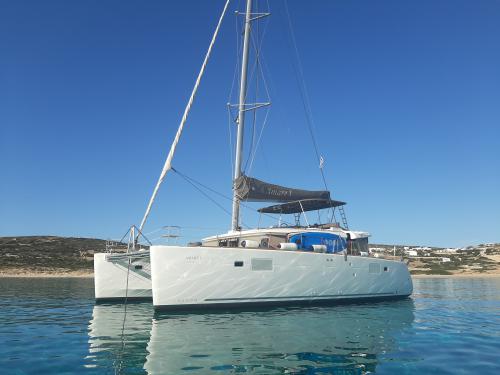 Catamaran Lagoon 450 F for rent in Benitses