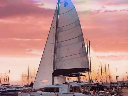 Cat Lagoon 450 F available for charter in Lefkas