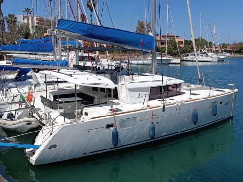 Cat Lagoon 450 F for rent in Portorosa