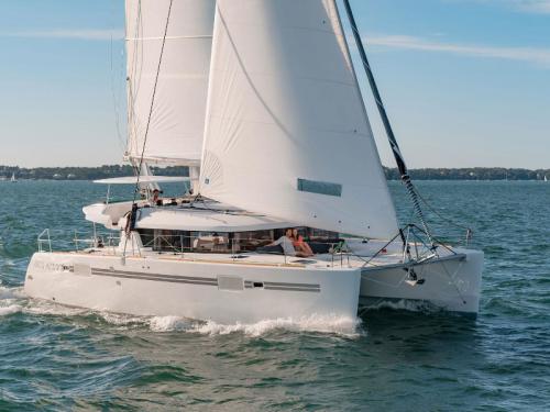 Catamaran Lagoon 450 F for hire in Vlichada