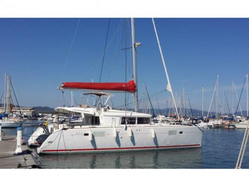 Kat Lagoon 450 F chartern in Benitses