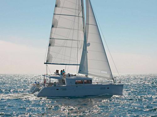 Cat Lagoon 450 F for rent in Marmaris