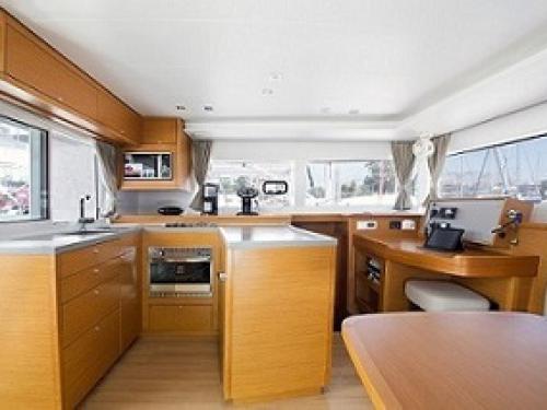 Kat Lagoon 450 F chartern in Athen