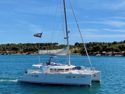 Katamaran Lagoon 450 F Yachtcharter in Marina Mandalina