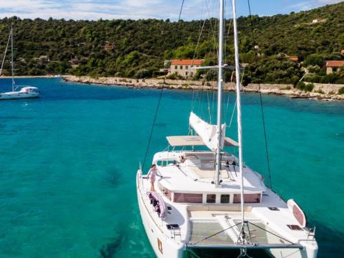 Catamaran Lagoon 450 F for charter in ACI Marina Trogir