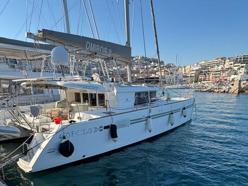 Katamaran Lagoon 450 F chartern in Athen