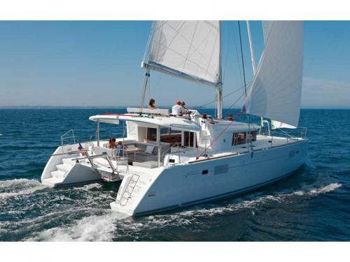 Cat Lagoon 450 F for charter in Lefkas