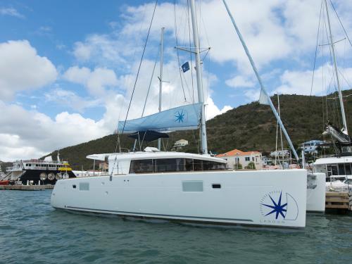 Katamaran Lagoon 450 F chartern in Nanny Cay Marina