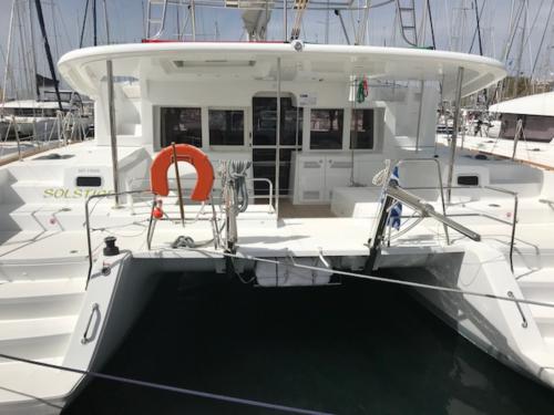 Kat Lagoon 450 F Yachtcharter in Marina Alimos Kalamaki