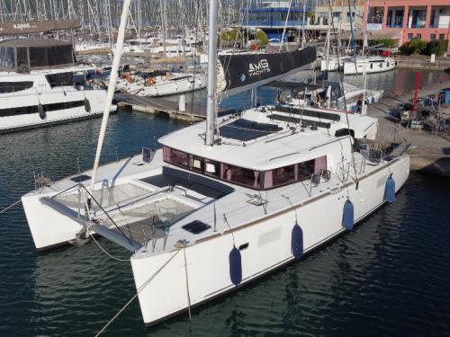 Cat Lagoon 450 F for rent in Palairos Marina