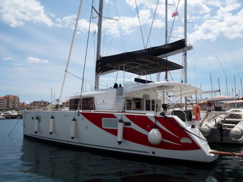 Katamaran Lagoon 450 F Yachtcharter in Biograd na Moru