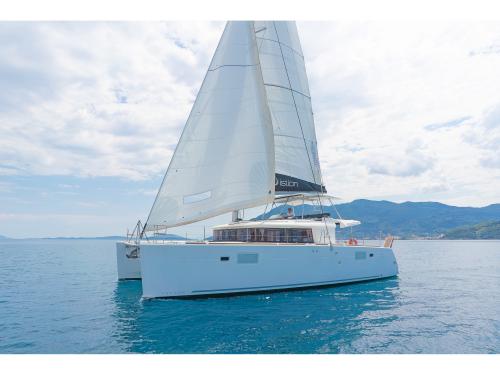 Cat Lagoon 450 F for charter in Preveza