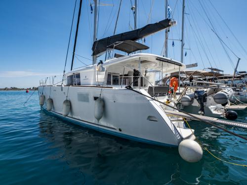 Katamaran Lagoon 450 F Yachtcharter in Lefkas