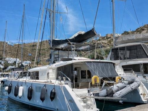 Cat Lagoon 450 F available for charter in Tourlos Marina