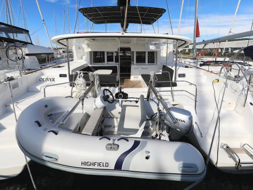 Katamaran Lagoon 450 F chartern in Marina Dalmacija